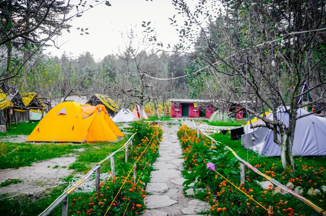 Himtrek Riverside Camps & Hostel Manali Екстер'єр фото